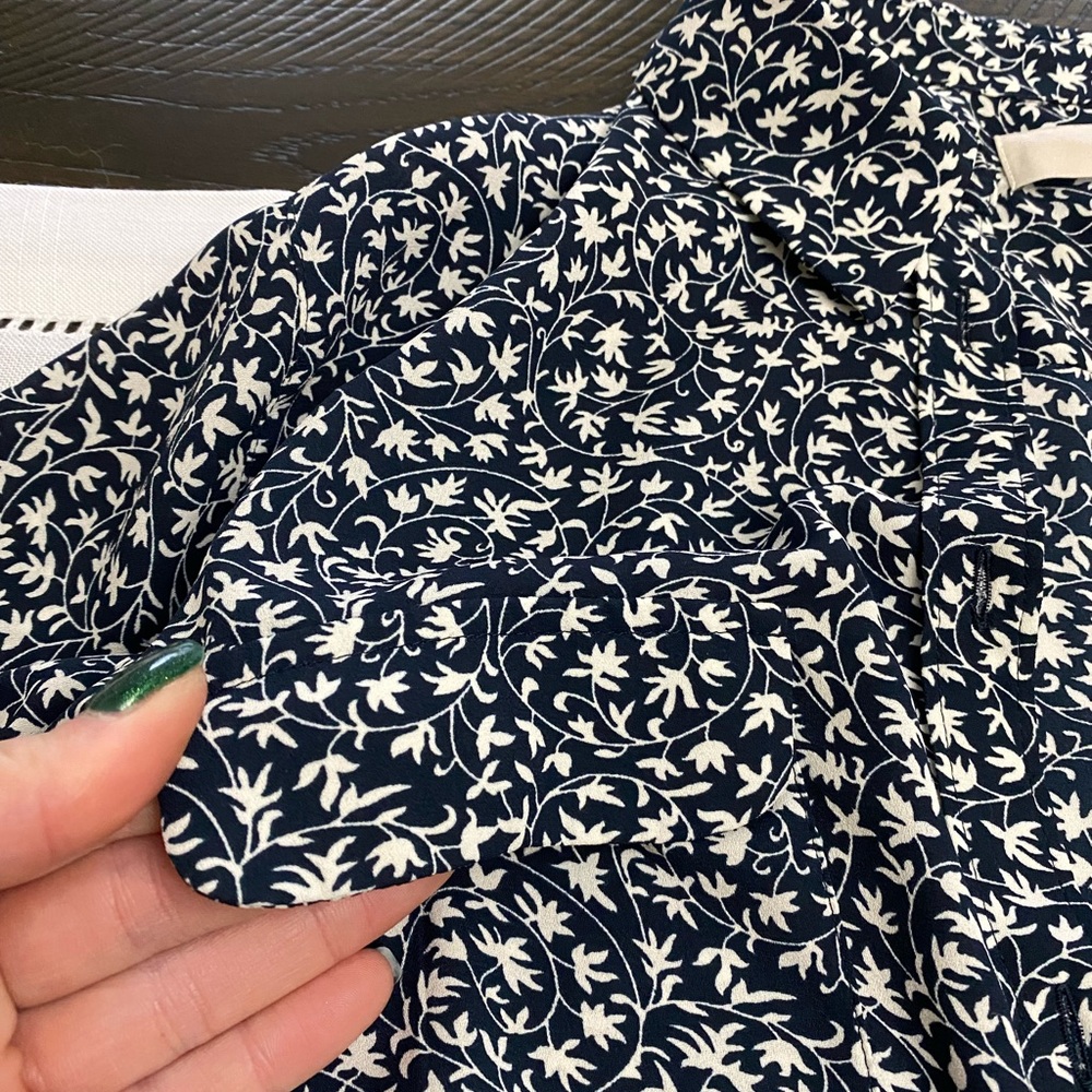 Size medium Loft Button up. - Picture 4 of 4